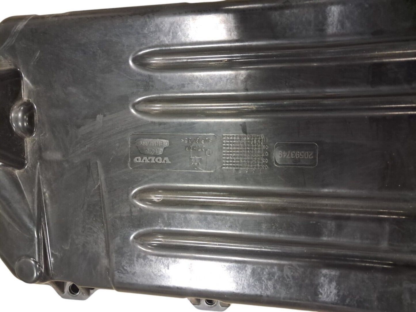 Genuine Volvo Oil pan  23330075